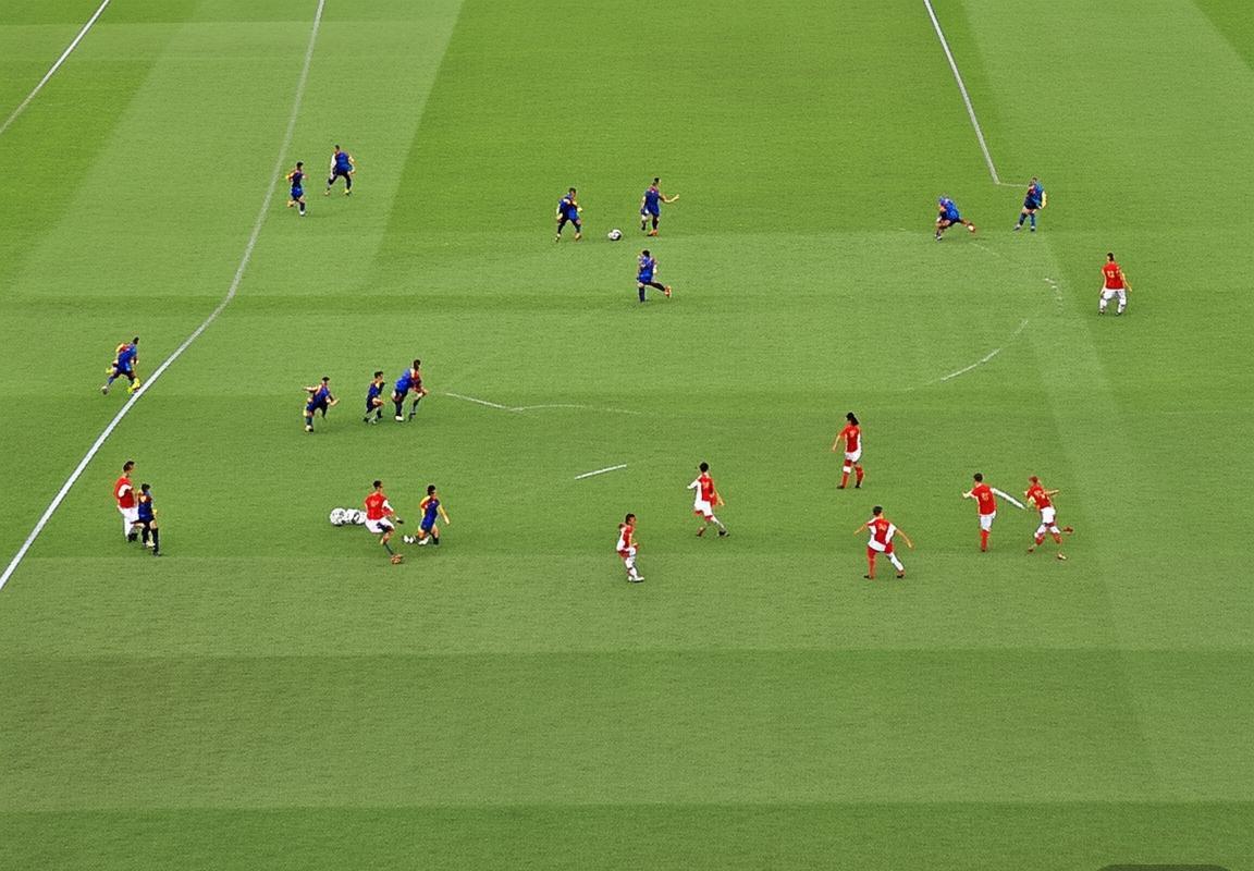 巴特VS阿森纳：经典对决战术解析与激情瞬间回顾(图3)